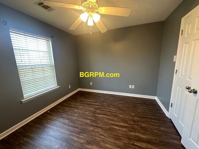 Building Photo - 3 BD, 2 BA, home in Ward.