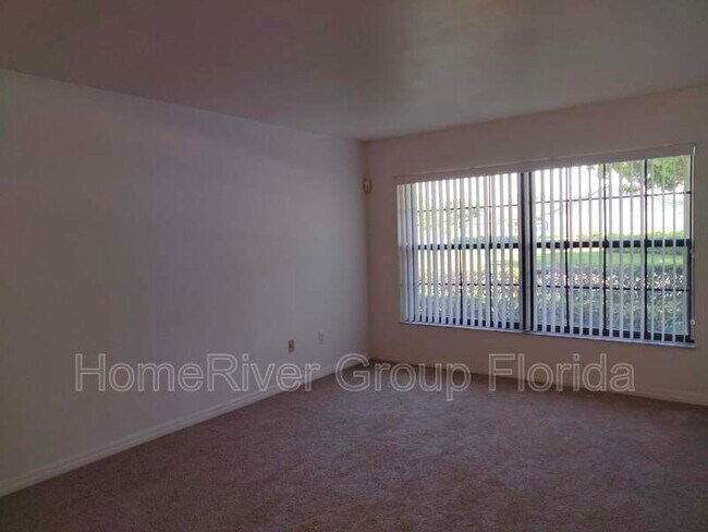 Building Photo - 1637 Laurel Leaf Ln