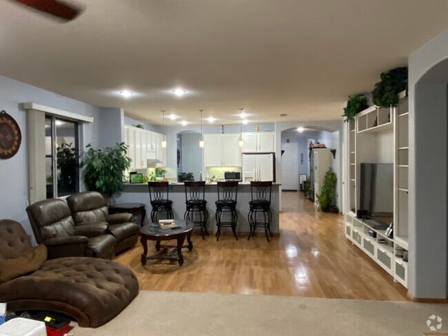 Building Photo - 32318 Saint Martin St
