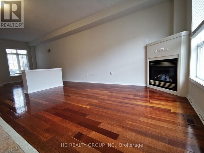 Building Photo - 16 Vecchia St