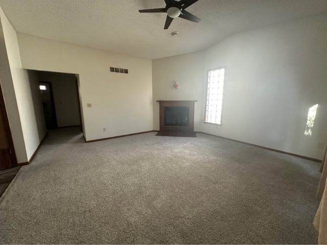 Photo - 2062 S Ridge Dr Apartment