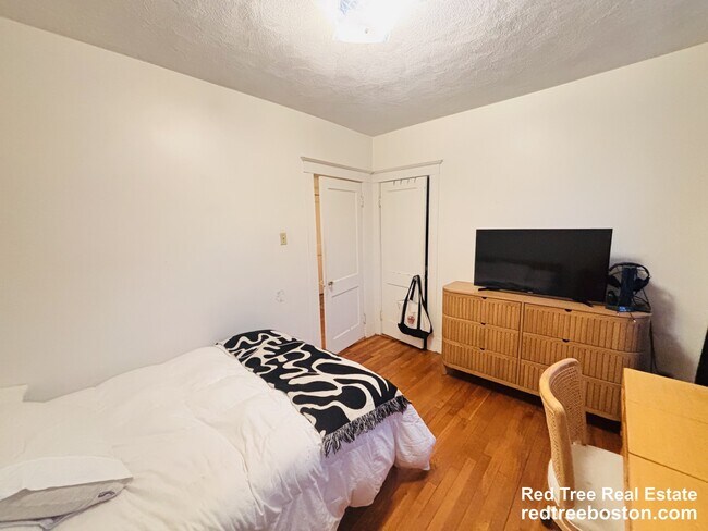 Foto del edificio - 15 Scottfield Rd