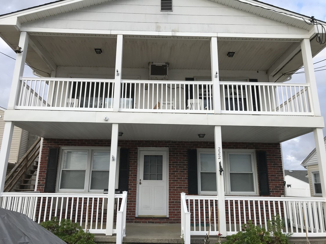 Quiet duplex - 222 6th St S