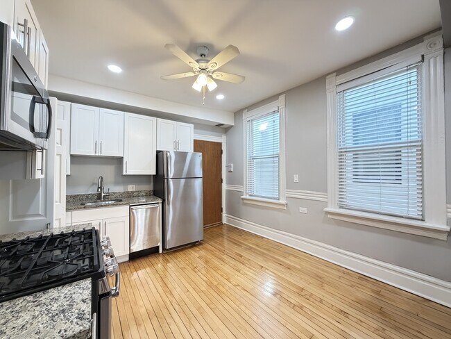 Foto del edificio - 2236 W Belden Ave