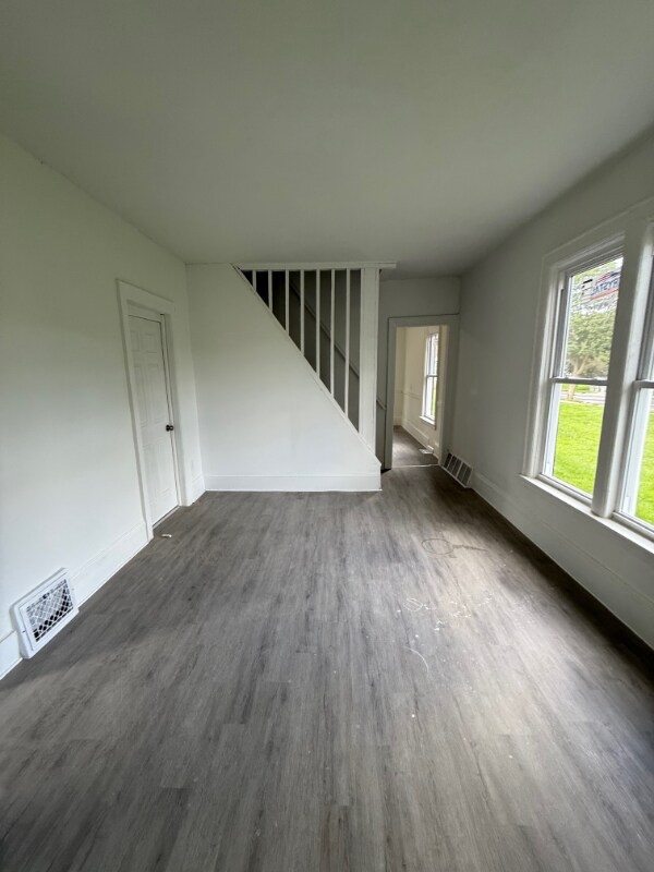 Foto del edificio - 2208 W Brown St