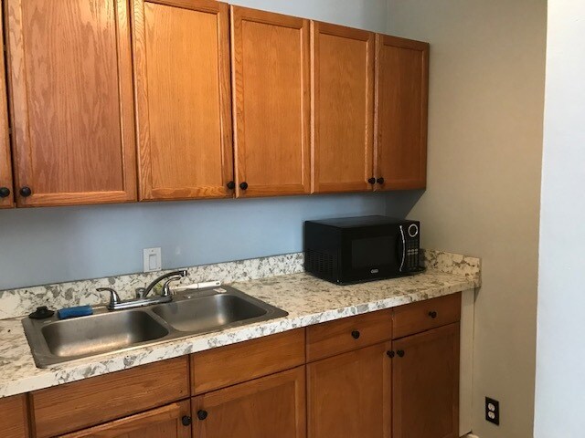 Foto del edificio - 330 N Beachwood Dr