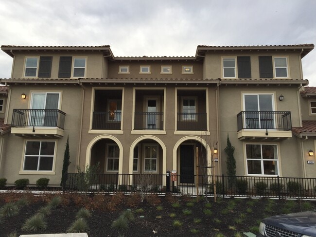 Building Photo - 3260 Giovanni Way