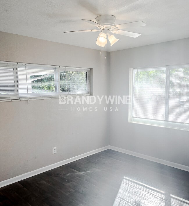 Building Photo - Celebrate 2024 with a Home that Sparkles! ...