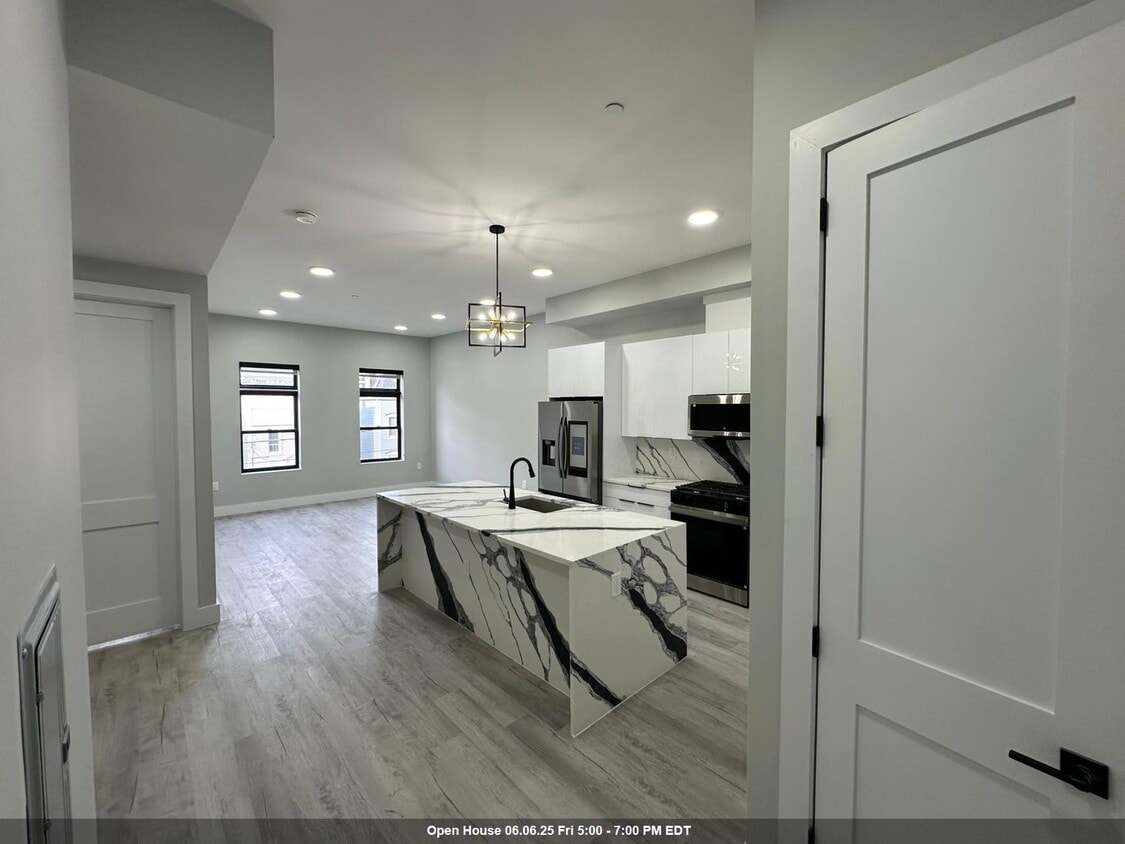Foto principal - 187 Culver Ave