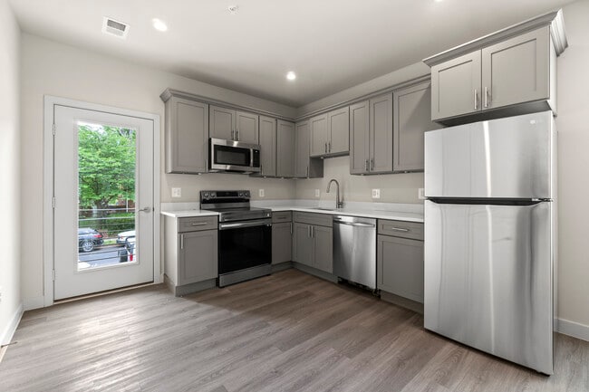 Foto del edificio - 1735 28th Street SE