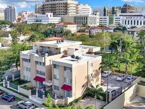 Building Photo - 300 Madeira Ave