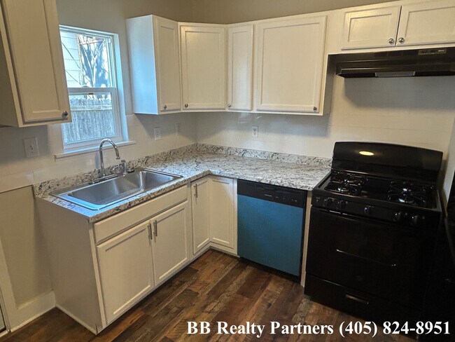 Building Photo - 4205 E 4th Pl