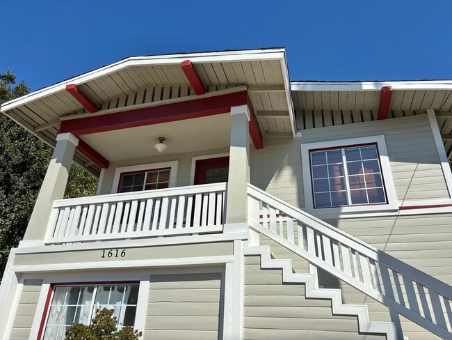 Foto del edificio - Serene 3bed /2 Bath Craftsman in Heart of ...
