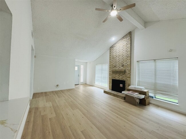Foto del edificio - 2906 Shadow Trail Dr