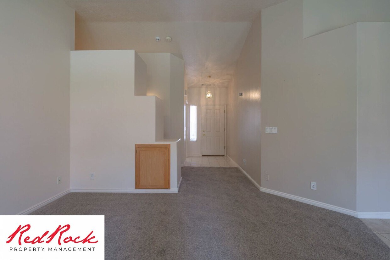 Primary Photo - 3 Bed 2 Bath Home in Ivins with Views of Red Mountain