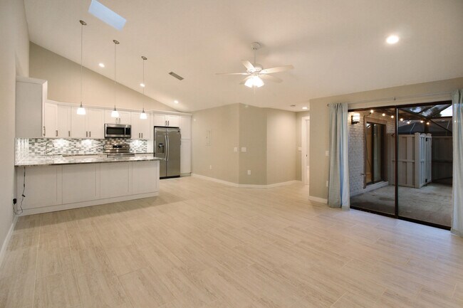 Foto del edificio - 9623 Boca Gardens Pkwy