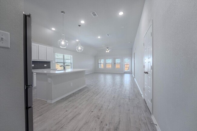 Building Photo - 3201 Redden Ln