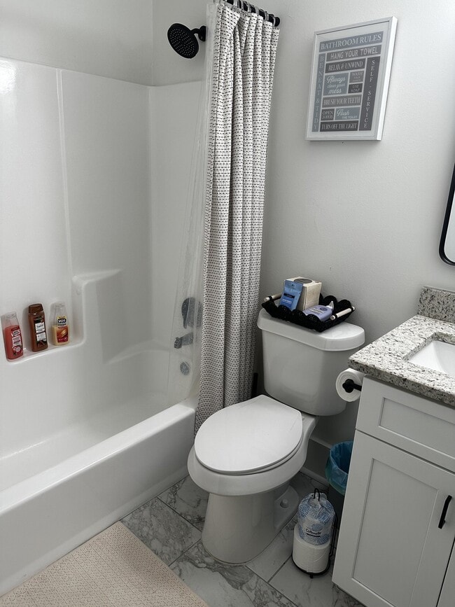 Photo - 4013 Hawthorne Cir Apartment