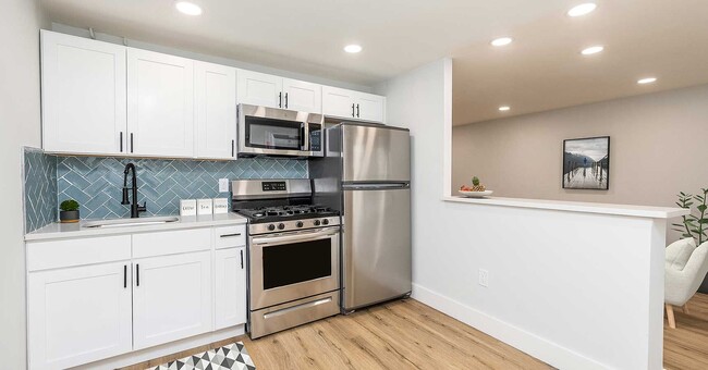 Kitchen-Renovated - Downing Apartments