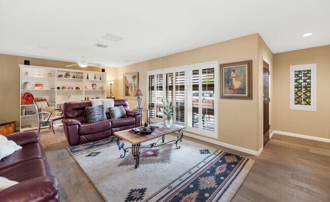 Foto del edificio - Rates Vary: $5,245 - $7,995