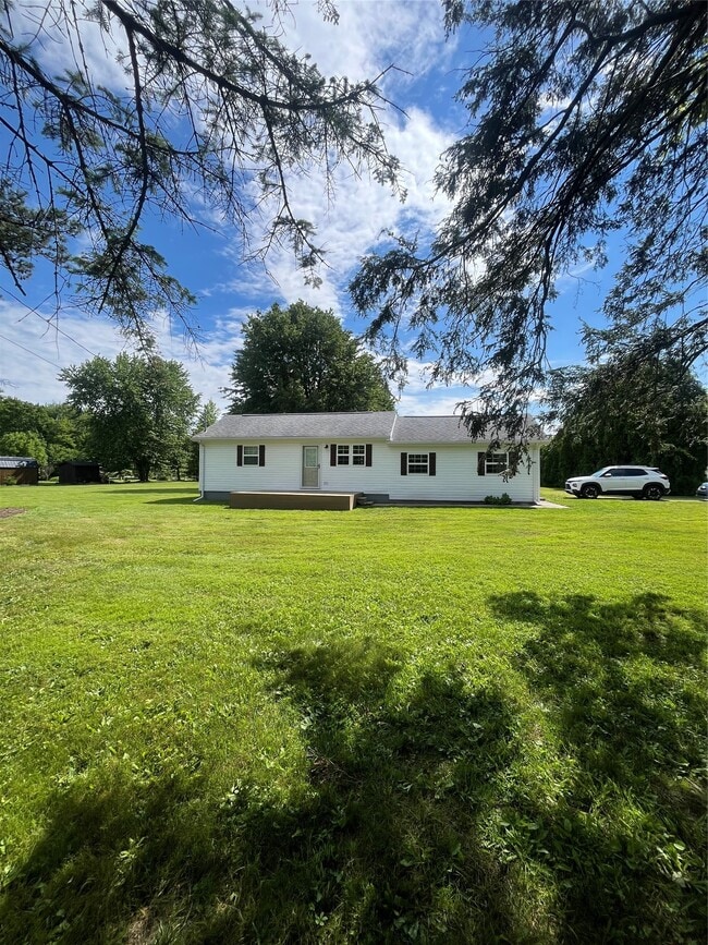 Building Photo - 1261 Avonia Rd