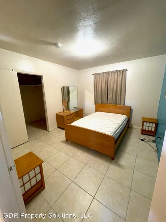 Building Photo - 1 br, 1 bath House - 2530 Veranda NW #C