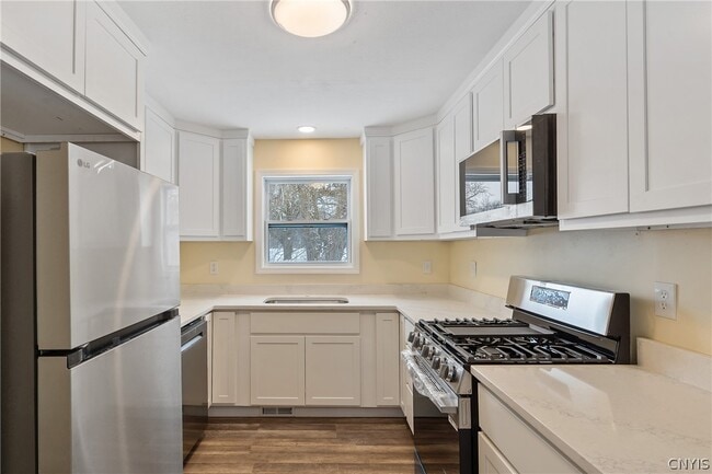 Building Photo - 429 Beechwood Ave
