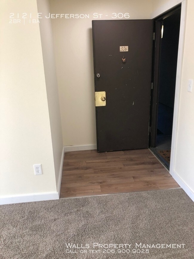 Foto del edificio - 2121 E Jefferson St