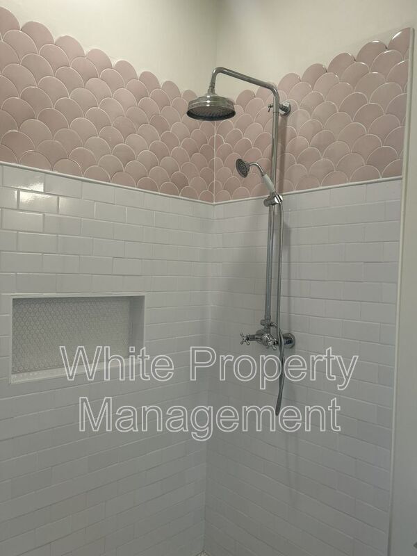 Building Photo - 3612 E Brief Rd