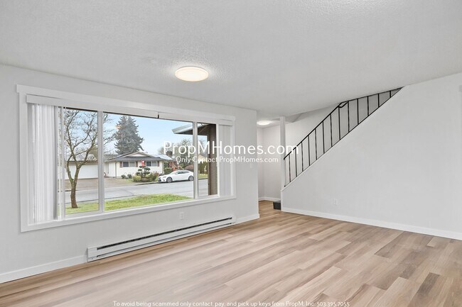 Foto del edificio - Two Bedroom Duplex in Hillsboro - Updated ...