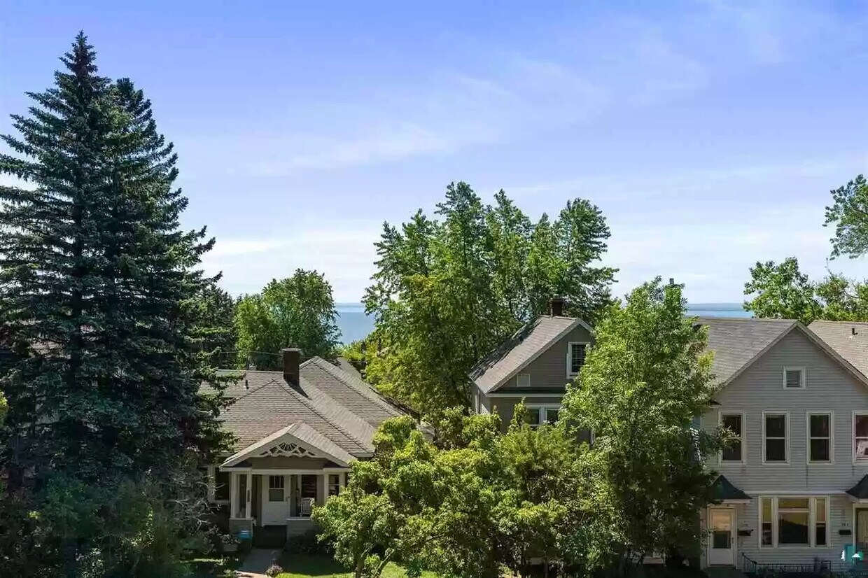 1111 E 6th St Unit 2, Duluth, MN 55805 Apartments in Duluth, MN