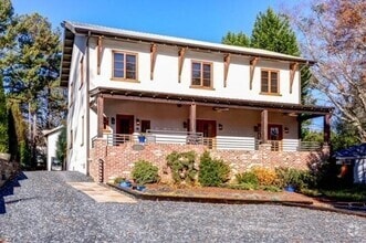 Building Photo - 1090 Vista Trail NE
