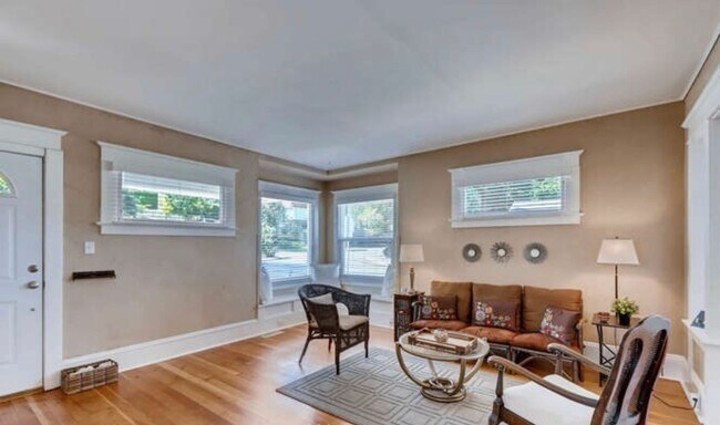 Foto del edificio - Welcome Home 3b/2ba Craftsman - West Seattle