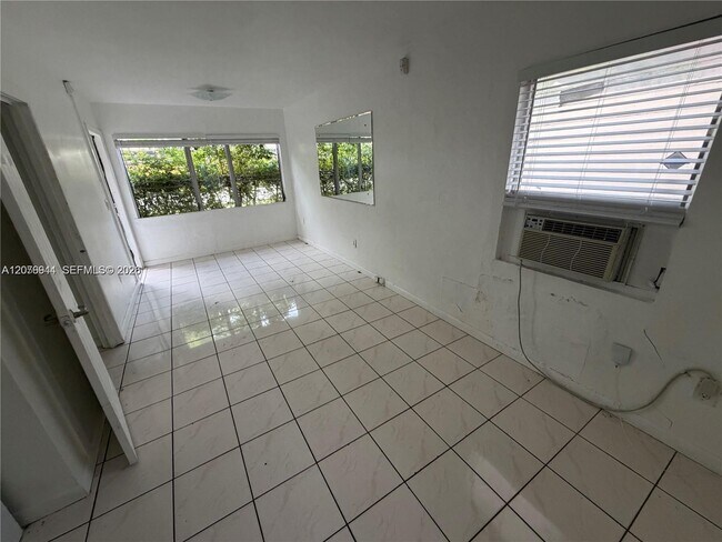 Foto del edificio - 2430 SW 25th Ter