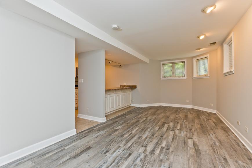 Primary Photo - 2 bedroom in Chicago IL 60640
