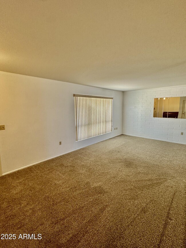 Building Photo - 10008 W Riviera Dr