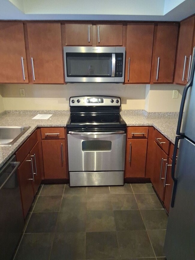 Photo - Lake Plaza Condominiums Unit #802: 3bed/2bath Available FALL 2026 - Move in August 13, 2026! Rent...