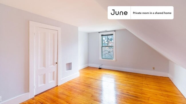 Building Photo - Room in Shared 5 bed/2.5 bath home