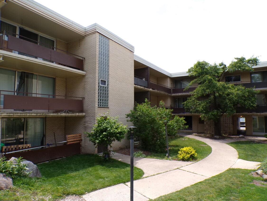 Foto principal - 12548 Fairview Ave