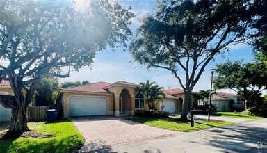 Building Photo - 16020 SW 91st Ct