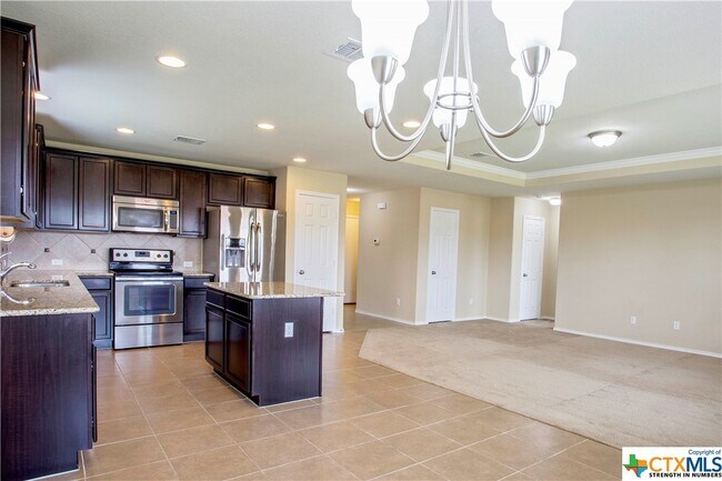 Foto del edificio - 5716 Hopkins Dr