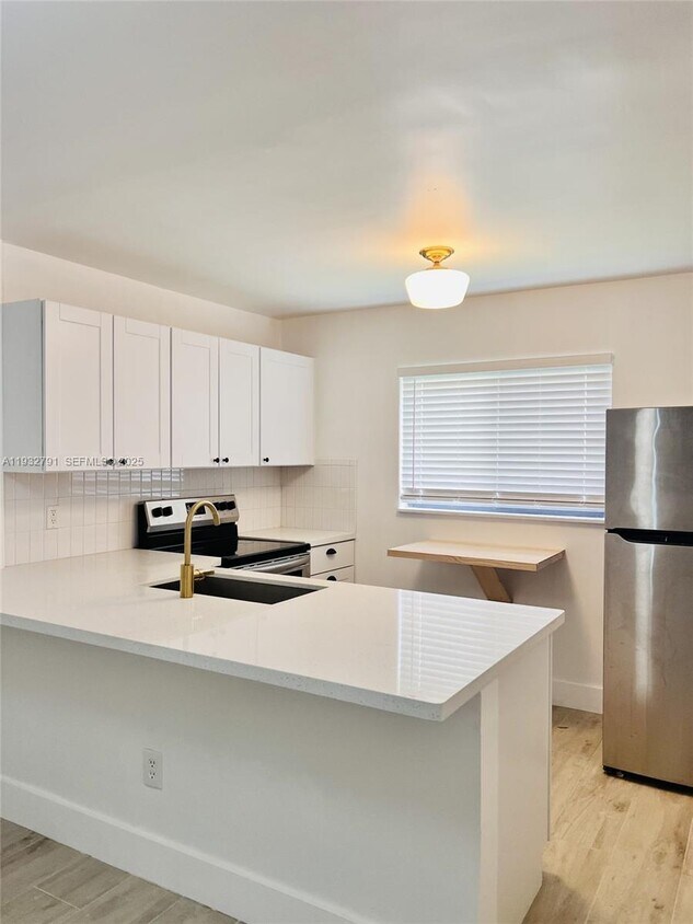 Foto del edificio - 910 SW 4th Ave