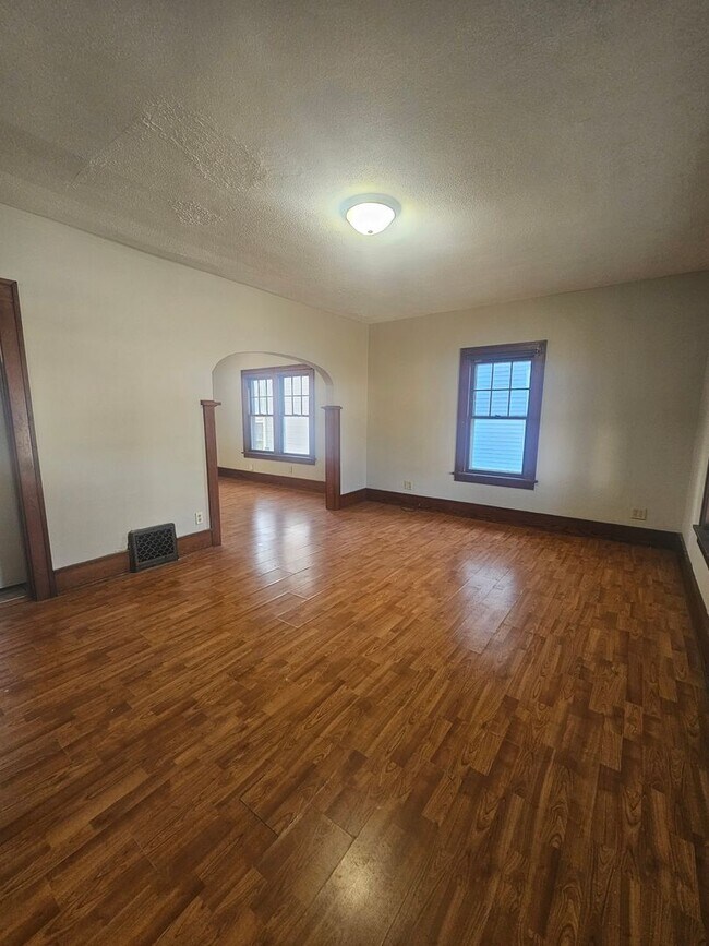 Foto del edificio - There is a $25 fee for the application and everyone over 18 needs to fill out their own application.