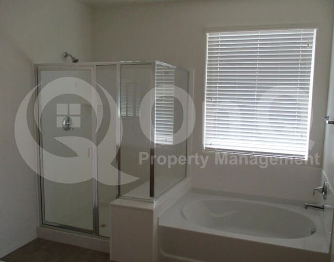 Building Photo - 2764 E Cherry Hill Dr