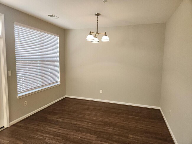 Foto del edificio - 2 Bedroom 2.5 bath Townhouse-Midlothian/Charter Colony area