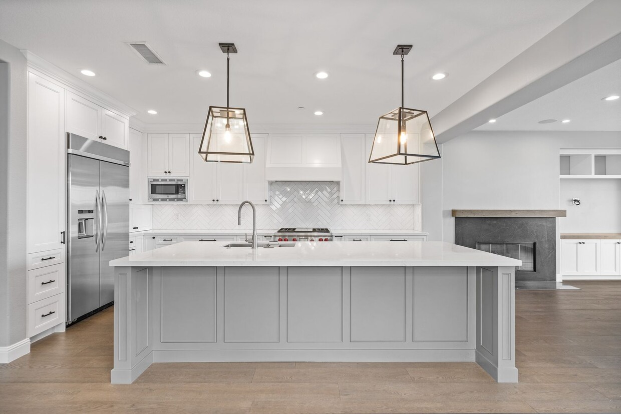 Primary Photo - Modern Two Story Home with Huge Primary Be...