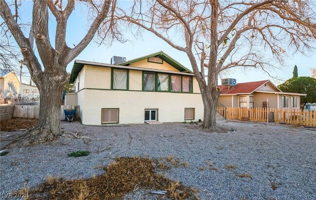 Building Photo - 663 Avenue C