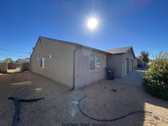 Foto del edificio - 4469 N Miner Rd
