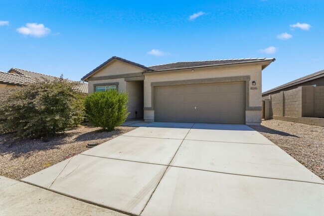Foto del edificio - Modern Litchfield Park Home | 4 Bed, RV Gate + Open Kitchen
