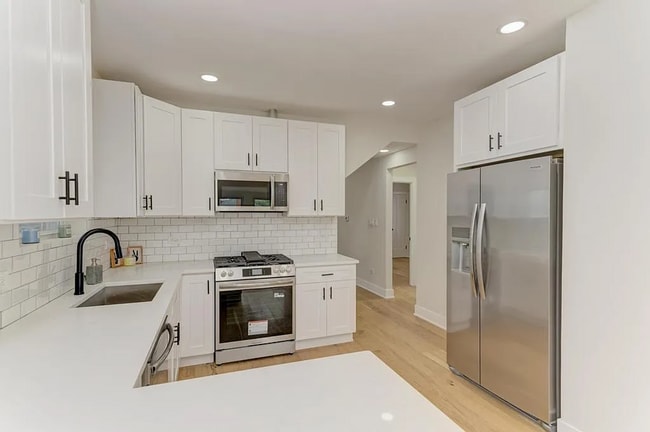 Foto del edificio - Portage Park 4 bed, 2.5 bath classic!